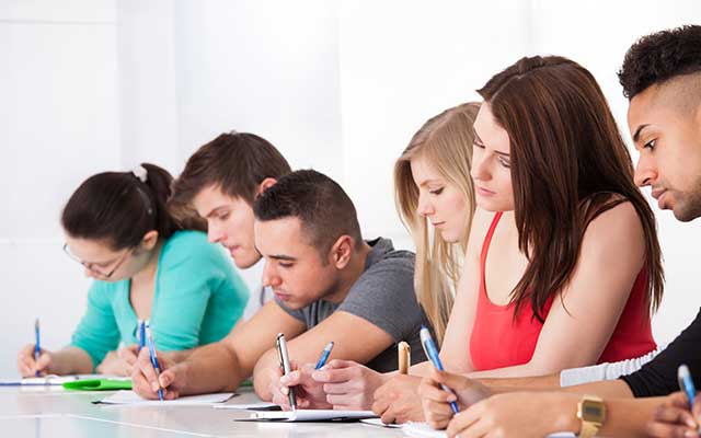 studying students in sat punctuate texts